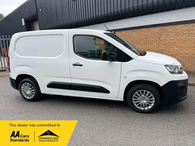Used Citroën Berlingo Start 75 HP (55 kW) 2020 White MPV