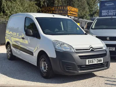 Used Citroën Berlingo 75 HP (55 kW) 2017 White MPV