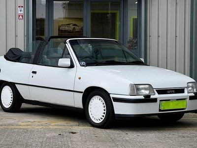 Second-hand Vauxhall Astra 115 CP (84 kW) 1988 Alb Cabrio