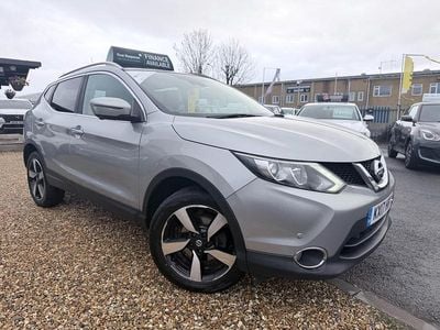 Used Nissan Qashqai N-Connecta 110 HP (80 kW) 2017 Silver SUV