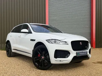 Używany Jaguar F-Pace S 300 KM (220 kW) 2016 Biały SUV