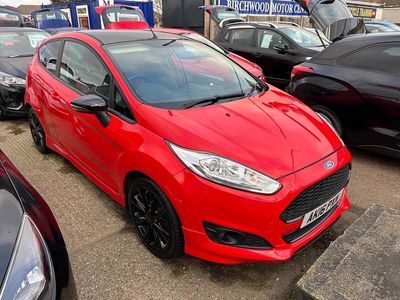 Red Used 2016 Ford Fiesta Zetec Hatchback | £3,495 (Fair price)