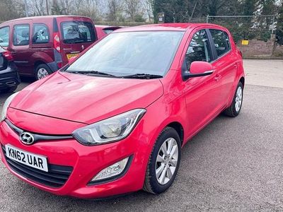 Używany Hyundai i20 Active 2012 Czerwony Hatchback