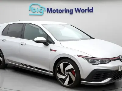 Usado VW Golf VIII GTI 300 CV (220 kW) 2024 Utilitario