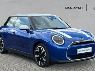 Usado Mini Cooper Hatch 133 kW (181 CV) 2025 Azul Utilitario