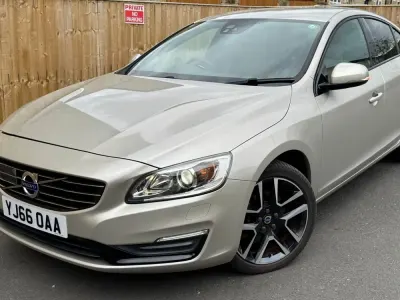 Usado Volvo S60 R-Design 2016 Bege Sedan