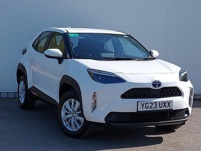 Used Toyota Yaris Hybrid 116 HP (85 kW) 2023 White Estate