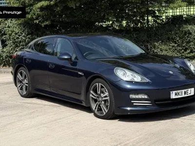 Used Porsche Panamera 300 HP (220 kW) 2011 Blue Hatchback