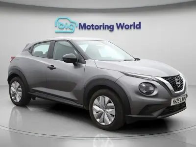 Używany Nissan Juke Acenta Premium 114 KM (83 kW) 2025 Szary SUV