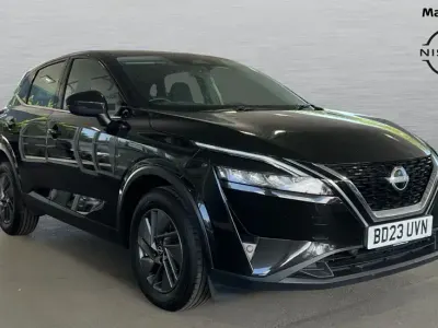 Begagnad Nissan Qashqai Acenta Premium 140 HK (102 kW) 2023 Svart SUV