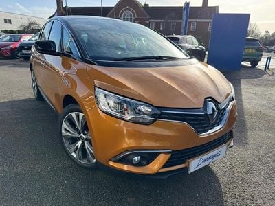 Used Renault Scénic IV Dynamique 130 HP (95 kW) 2017 Yellow/black MPV