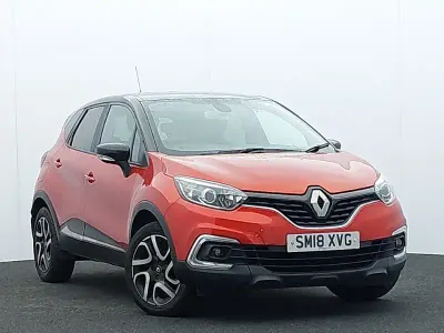 Used Renault Captur Iconic 90 HP (66 kW) 2018 Red SUV