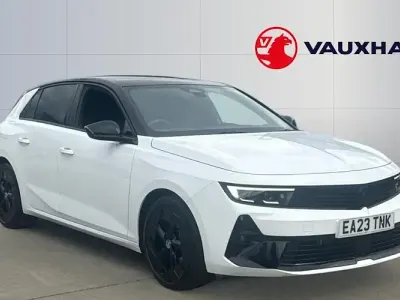 Usado Vauxhall Astra GSe 225 HP (165 kW) 2023 Branco Citadino