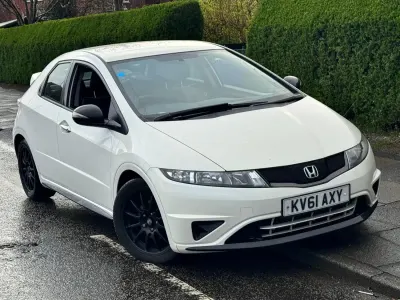 Używany Honda Civic 140 KM (102 kW) 2011 Biały Hatchback