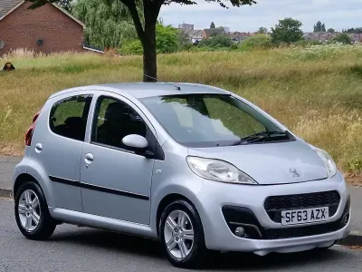 Used Peugeot 107 Active 68 HP (50 kW) 2013 Silver Hatchback