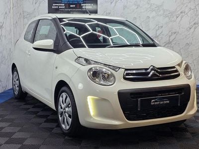 Used Citroën C1 Feel 68 HP (50 kW) 2015 White Hatchback