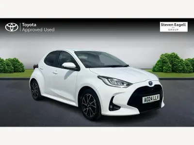 Used Toyota Yaris Design 116 HP (85 kW) 2024 White Hatchback