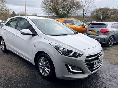 Used Hyundai i30 SE 110 HP (80 kW) 2015 White Hatchback