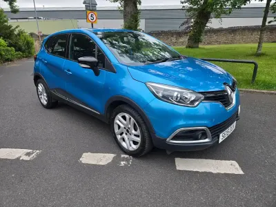 Used Renault Captur Dynamique 90 HP (66 kW) 2015 Blue SUV