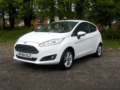 Second-hand Ford Fiesta Zetec 82 CP (60 kW) 2014 Alb Hatchback