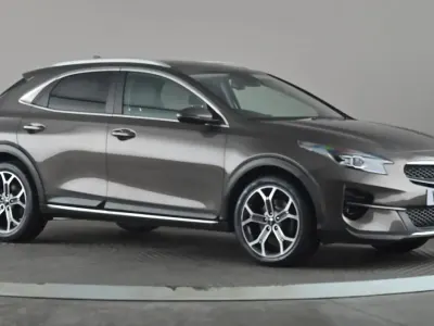 Usado Kia XCeed 118 HP (86 kW) 2021 Castanho SUV