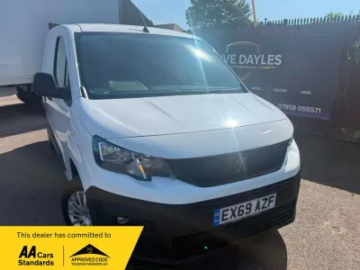 Used Peugeot Partner 2019 White MPV