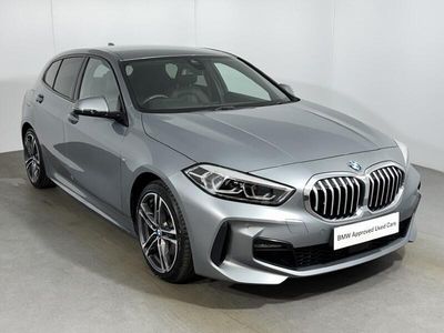 Usado BMW 118 M Sport 134 HP (98 kW) 2023 Cinzento Citadino