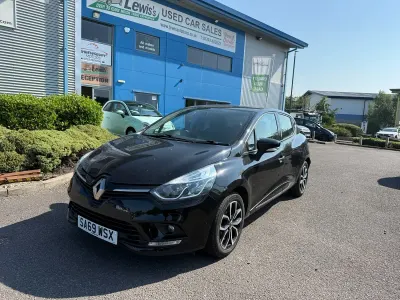 Used Renault Clio Play 90 HP (66 kW) 2019 Black Hatchback