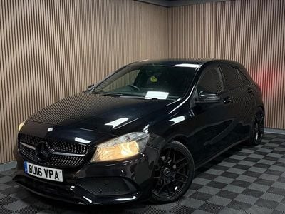 Begagnad Mercedes A200 AMG line 2016 Svart Halvkombi