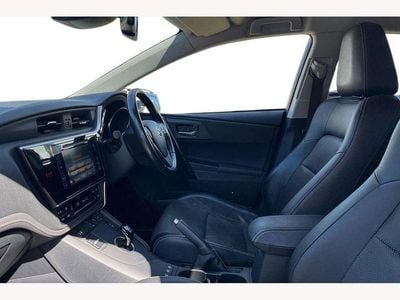 Used Toyota Auris Hybrid 136 HP (100 kW) 2018 Grey Hatchback