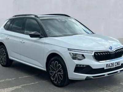 New Skoda Kamiq Design Edition 116 HP (85 kW) 2026 Moon white metallic black magic pearl effect SUV