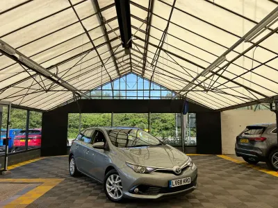 Used Toyota Auris Hybrid 2018 Grey Hatchback
