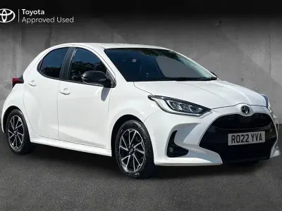 Used Toyota Yaris Design 114 HP (83 kW) 2022 Pure white Hatchback