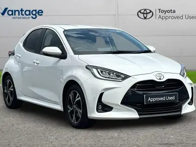 Used Toyota Yaris Design 113 HP (83 kW) 2024 White Hatchback