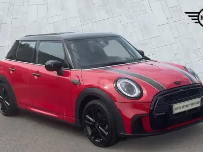 Used Mini Cooper Hatch 134 HP (98 kW) 2022 Red Hatchback