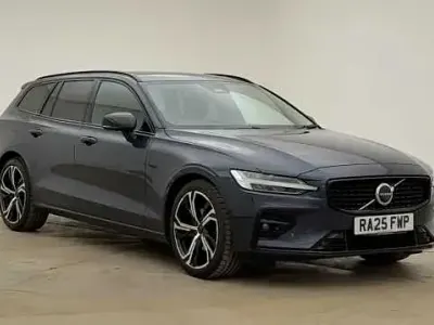 Used Volvo V60 Ultra 194 HP (142 kW) 2025 Blue Estate