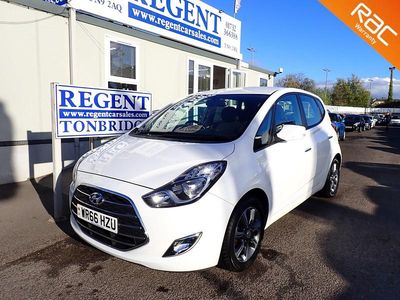 Used Hyundai ix20 SE 90 HP (66 kW) 2016 White Hatchback