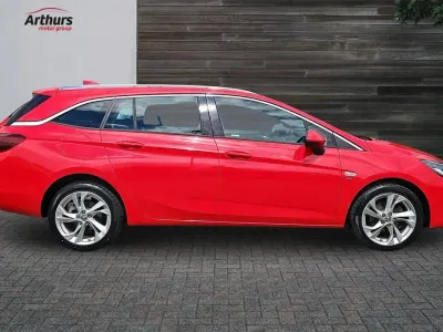 Used Vauxhall Astra SRi 125 HP (91 kW) 2017 Red Estate