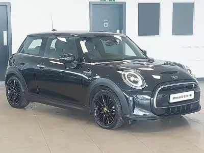 Używany Mini Cooper S Level 2 135 kW (184 KM) 2022 Czarny Hatchback