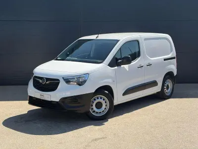 Used Vauxhall Combo 100 kW (136 HP) 2022 White MPV