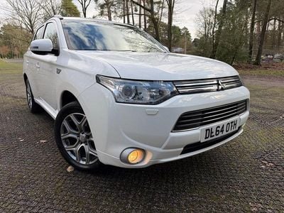 Used Mitsubishi Outlander P-HEV 2015 White Estate