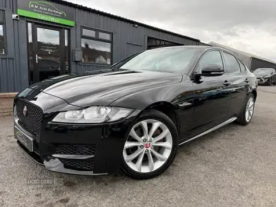 Używany Jaguar XF R-Sport 180 KM (132 kW) 2018 Czarny Sedan/Limuzyna