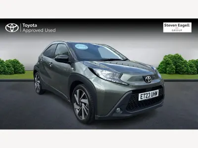 Usado Toyota Aygo X 72 HP (52 kW) 2023 Verde SUV