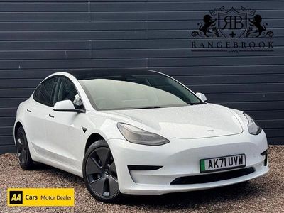 Used Tesla Model 3 Standard Range Plus 366 kW (498 HP) 2021 White Sedan