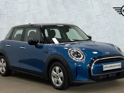 Used Mini Cooper Classic 134 HP (98 kW) 2023 Blue Hatchback
