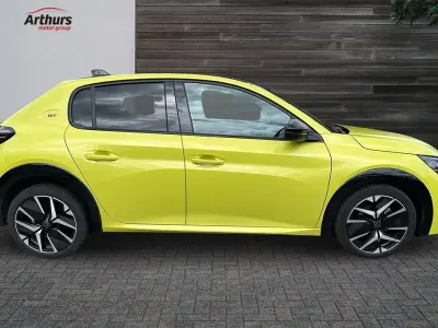 Used Peugeot 208 GT 99 HP (72 kW) 2025 Yellow Hatchback