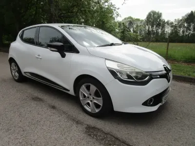 Usado Renault Clio IV Dynamique 75 HP (55 kW) 2014 Branco Citadino