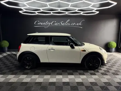 Usado Mini ONE Hatch 102 CV (75 kW) 2015 Blanco Utilitario