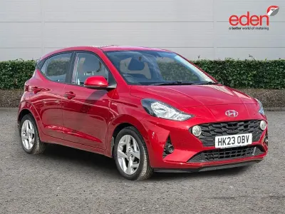 Used Hyundai i10 SE 67 HP (49 kW) 2023 Red Hatchback