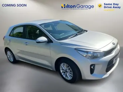 Używany Kia Rio 100 KM (73 kW) 2019 Srebrny Hatchback
